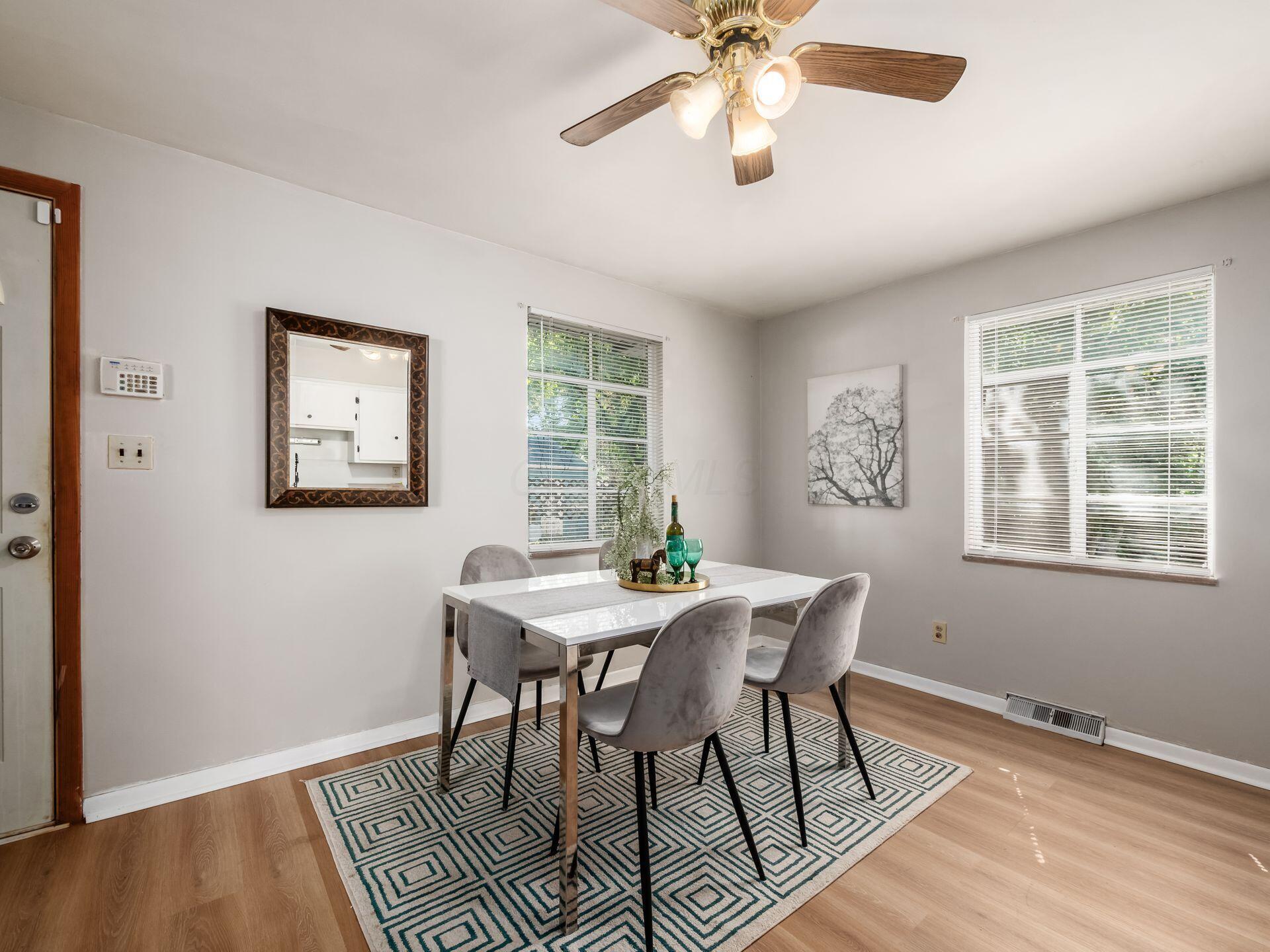 3477 Eakin Road Columbus, OH 43204 - Photo 7 of 29 Eating Space Kitchen