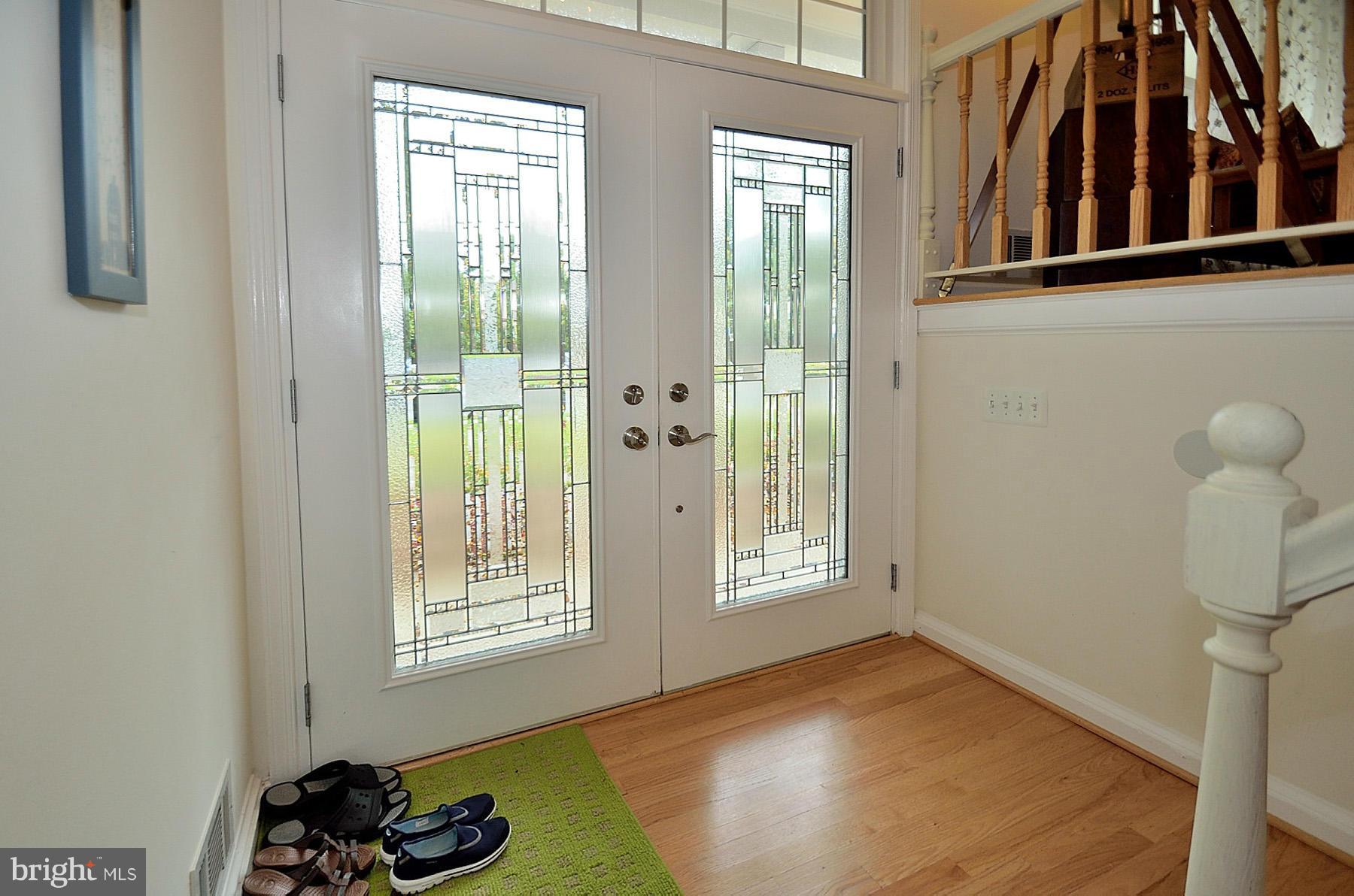 407 Wolftrap Road Southeast Vienna, VA 22180 - Photo 8 of 18 Foyer