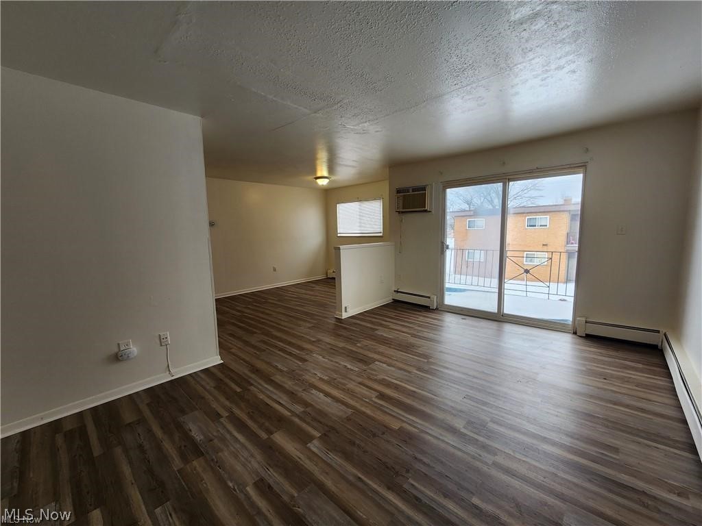 26680 Tungsten Road, Unit 201 Euclid, OH 44132 - Photo 3 of 8