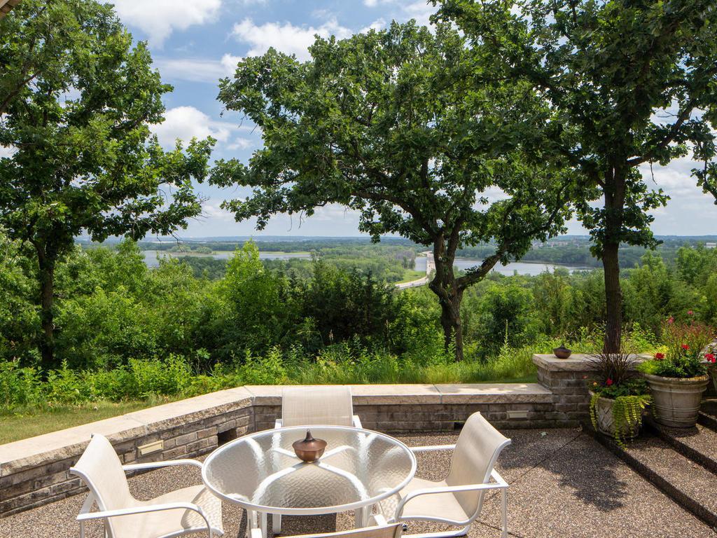1000 Hesse Farm Road Chanhassen, MN 55318 - Photo 3 of 59 Gallery Image 3