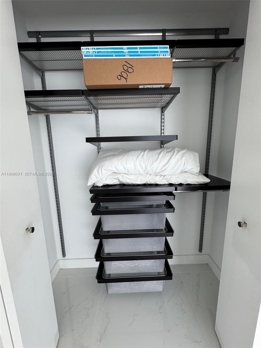 79 Southwest 12th Street, Unit 1806 Miami, FL 33130 - Photo 25 of 44 a view of entryway