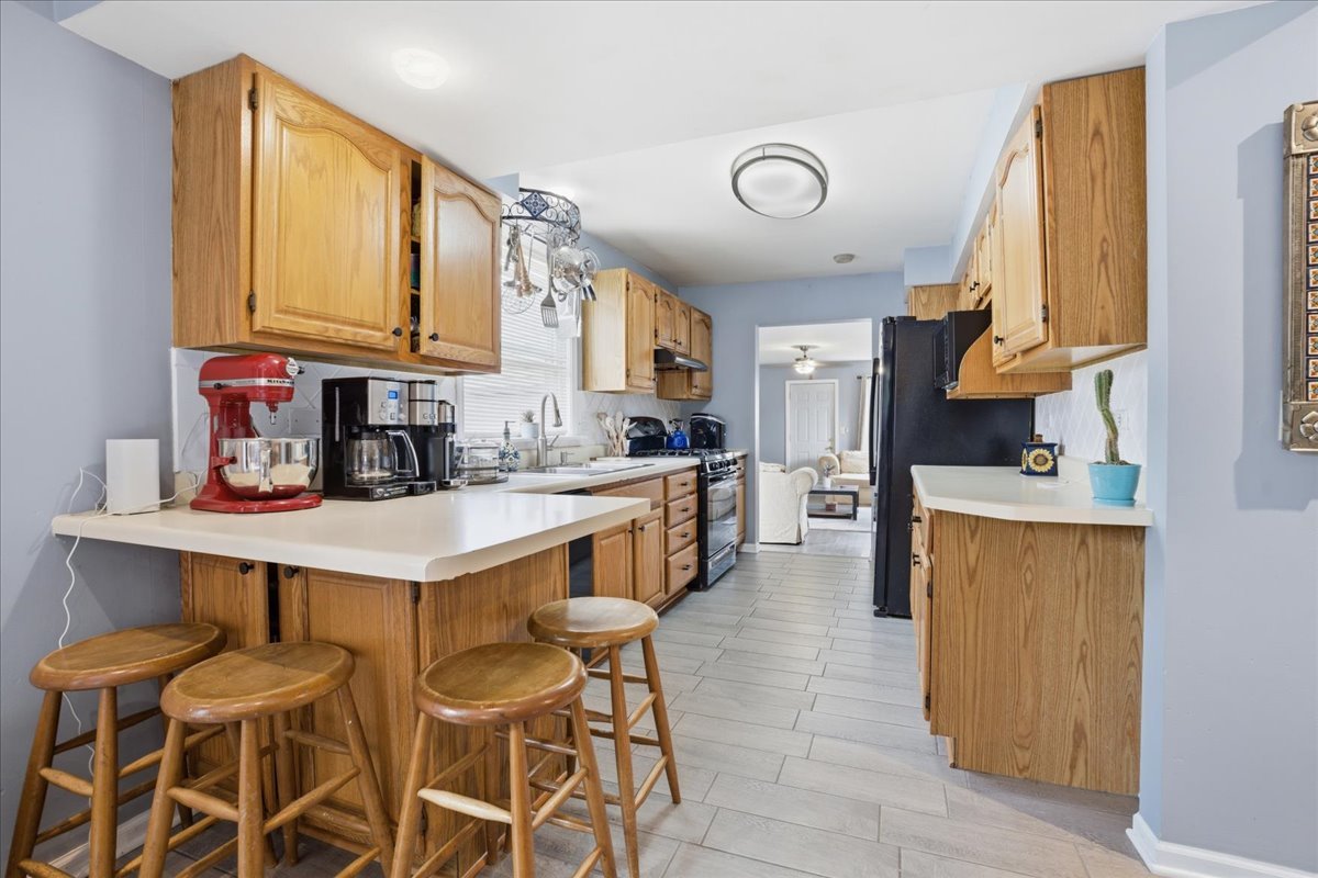 551 Sunset Drive Elgin, IL 60123 - Photo 9 of 27