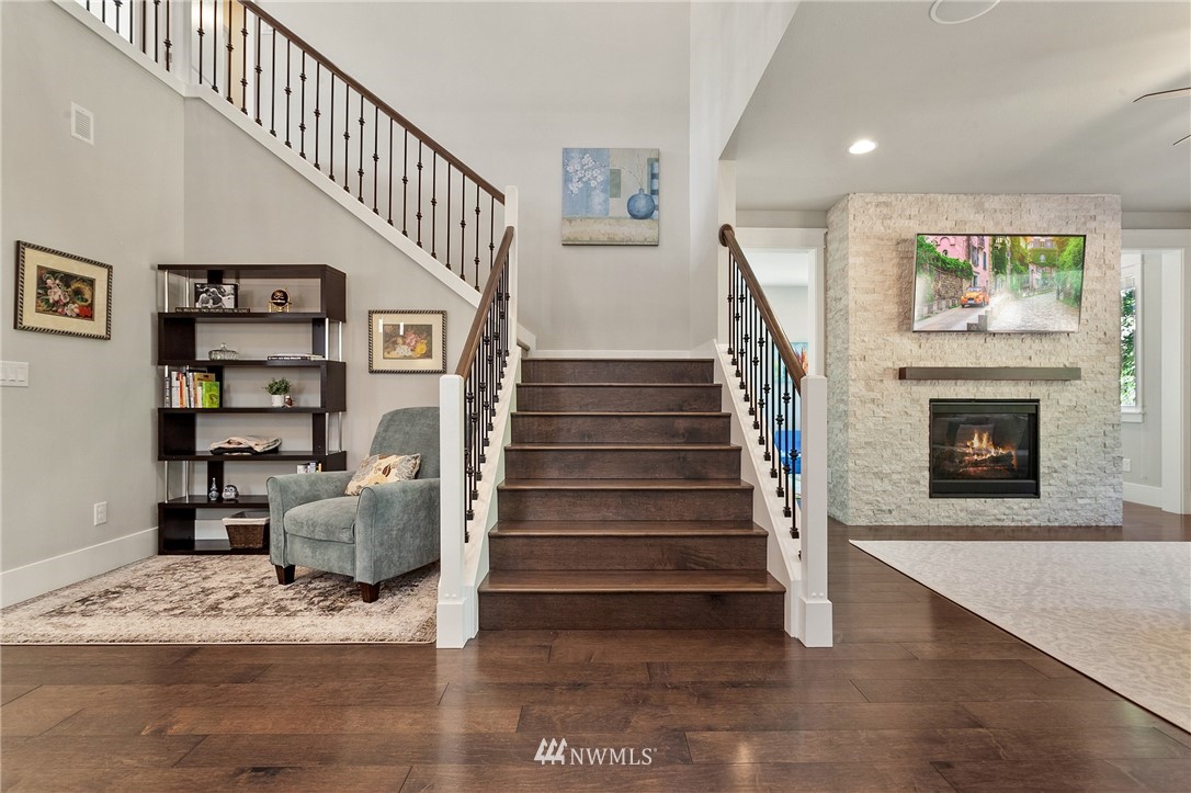 323 Field Place Southeast Renton, WA 98059 - Photo 13 of 40 a view of entryway and hall