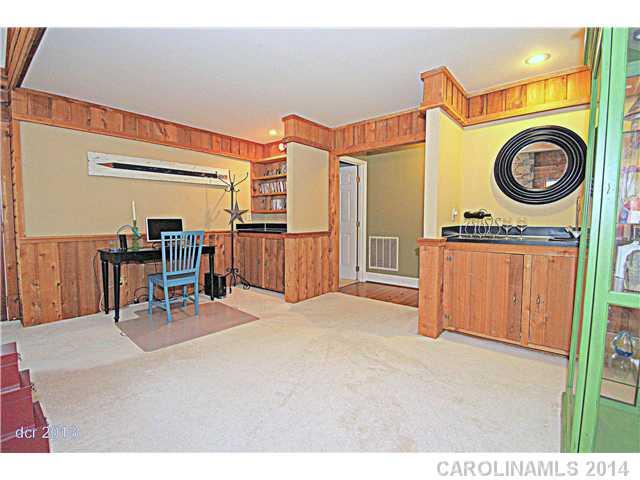 2623 Cross Country Road, Unit 1 Charlotte, NC 28270 - Photo 5 of 16 Gallery Image 5