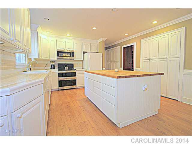 2623 Cross Country Road, Unit 1 Charlotte, NC 28270 - Photo 6 of 16 Gallery Image 6