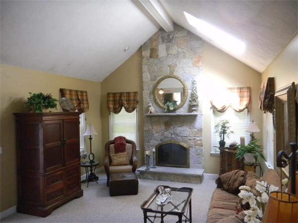 345 Candlestick Road North Andover, MA 01845 - Photo 9 of 21 Gallery Image 9