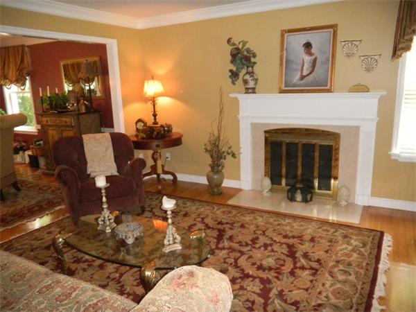 345 Candlestick Road North Andover, MA 01845 - Photo 10 of 21 Gallery Image 10
