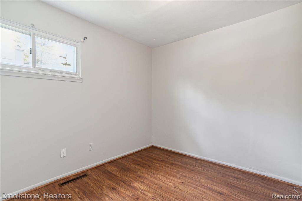 1615 Grove Road Ypsilanti, MI 48198 - Photo 17 of 25 Gallery Image 17