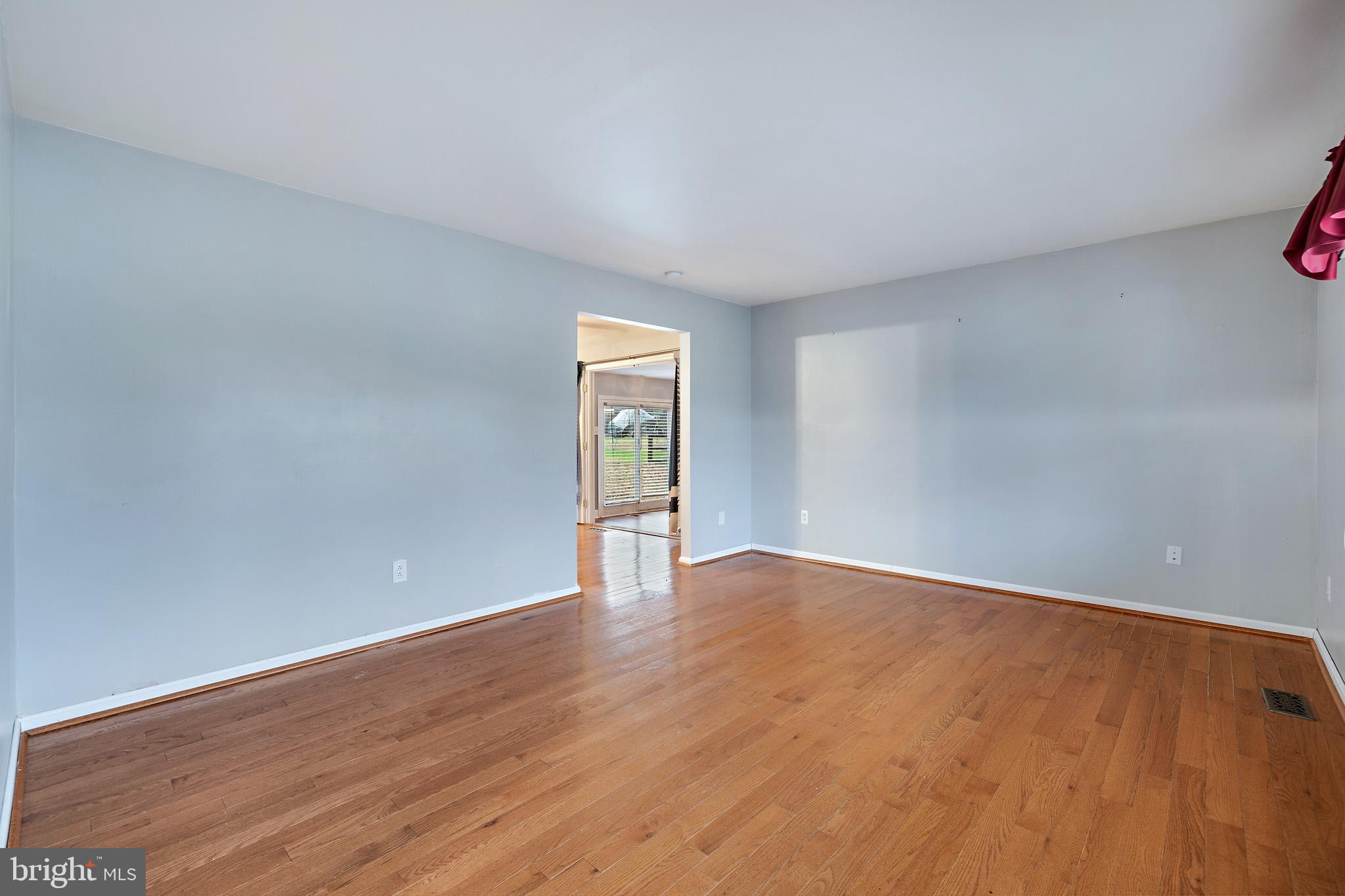 8349 Sail Circle Pasadena, MD 21122 - Photo 4 of 43