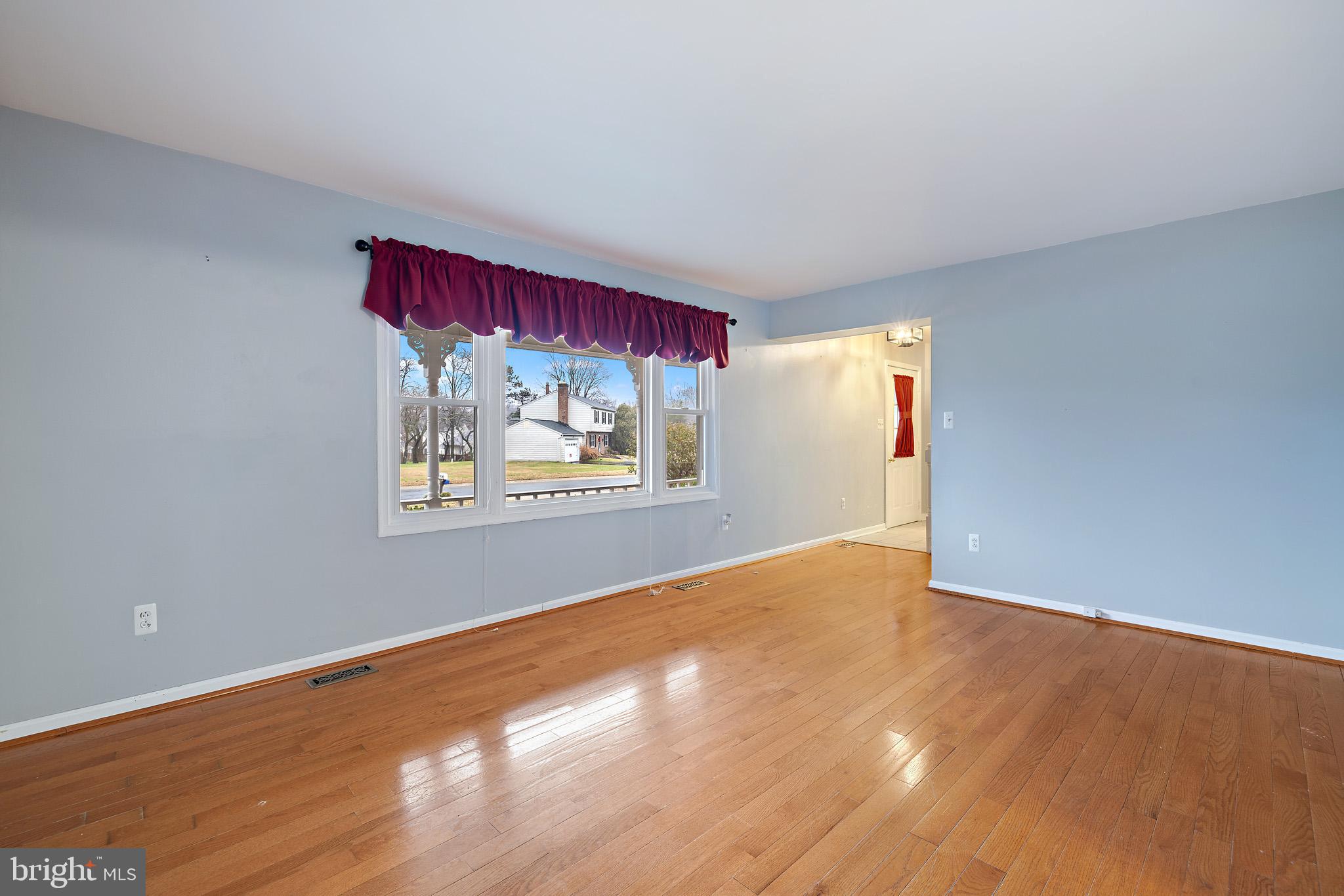 8349 Sail Circle Pasadena, MD 21122 - Photo 5 of 43