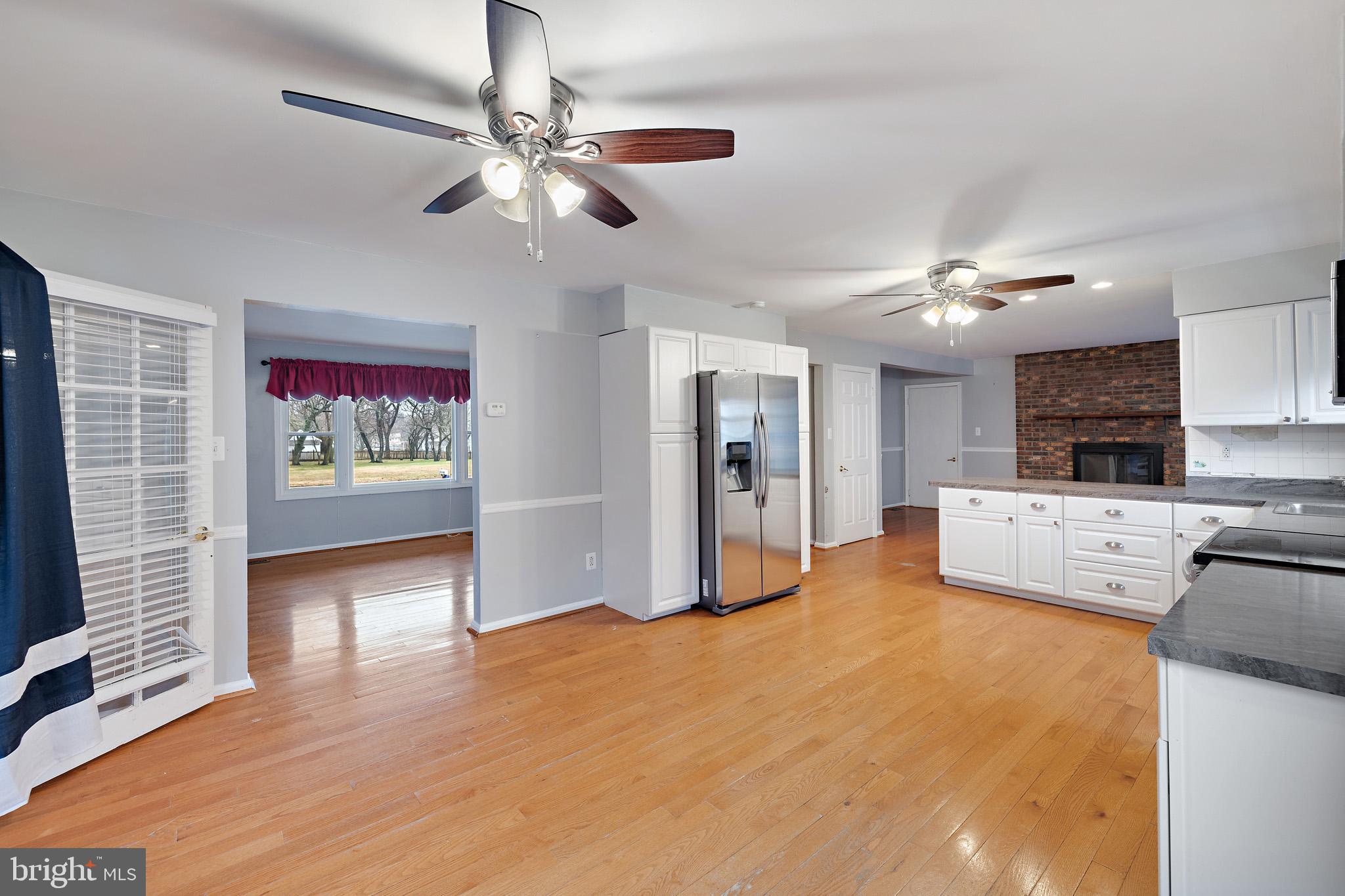 8349 Sail Circle Pasadena, MD 21122 - Photo 6 of 43