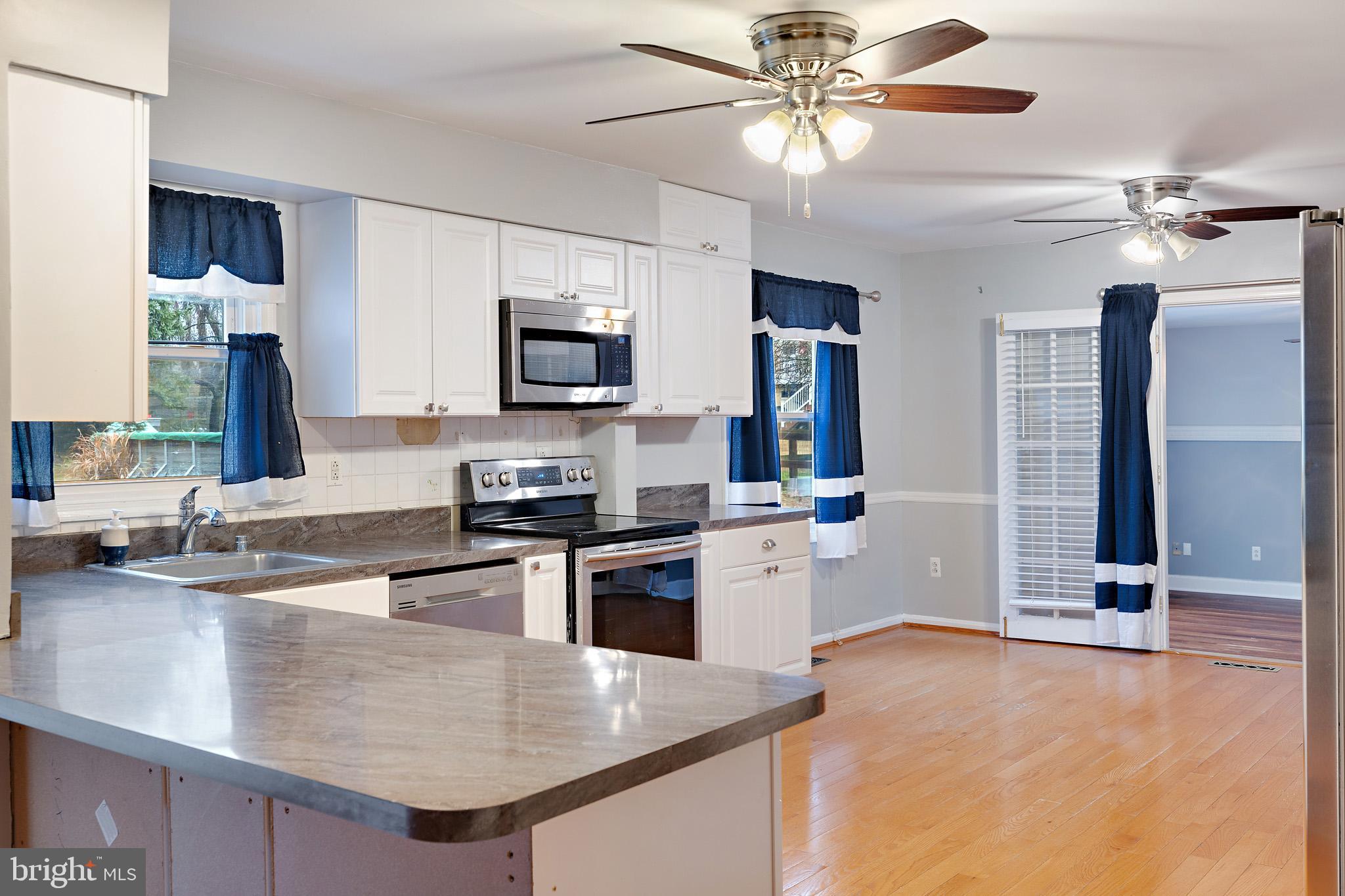 8349 Sail Circle Pasadena, MD 21122 - Photo 7 of 43