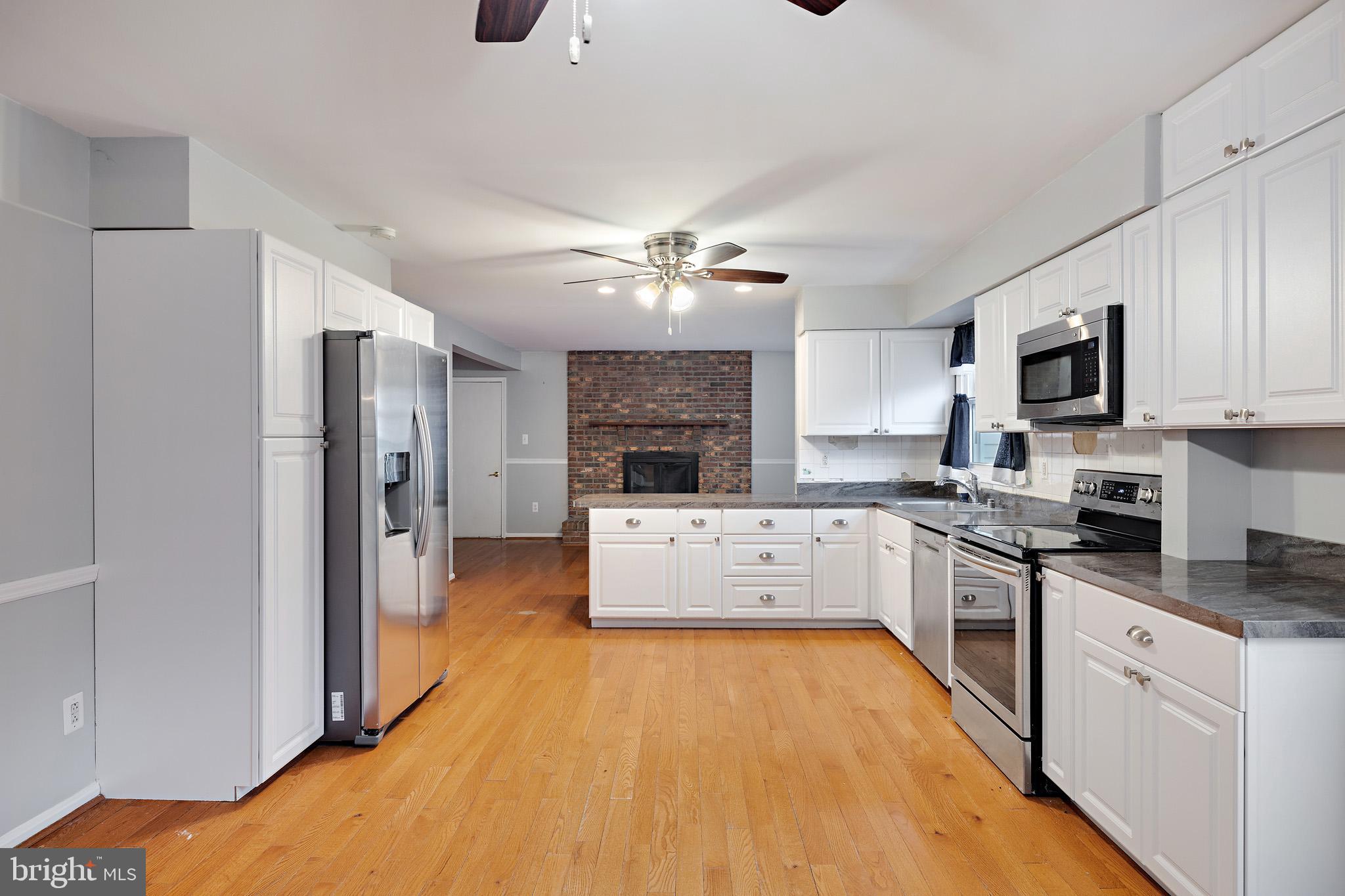 8349 Sail Circle Pasadena, MD 21122 - Photo 10 of 43