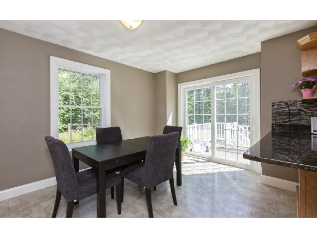 217 Hampstead Road Derry, NH 03038 - Photo 8 of 25