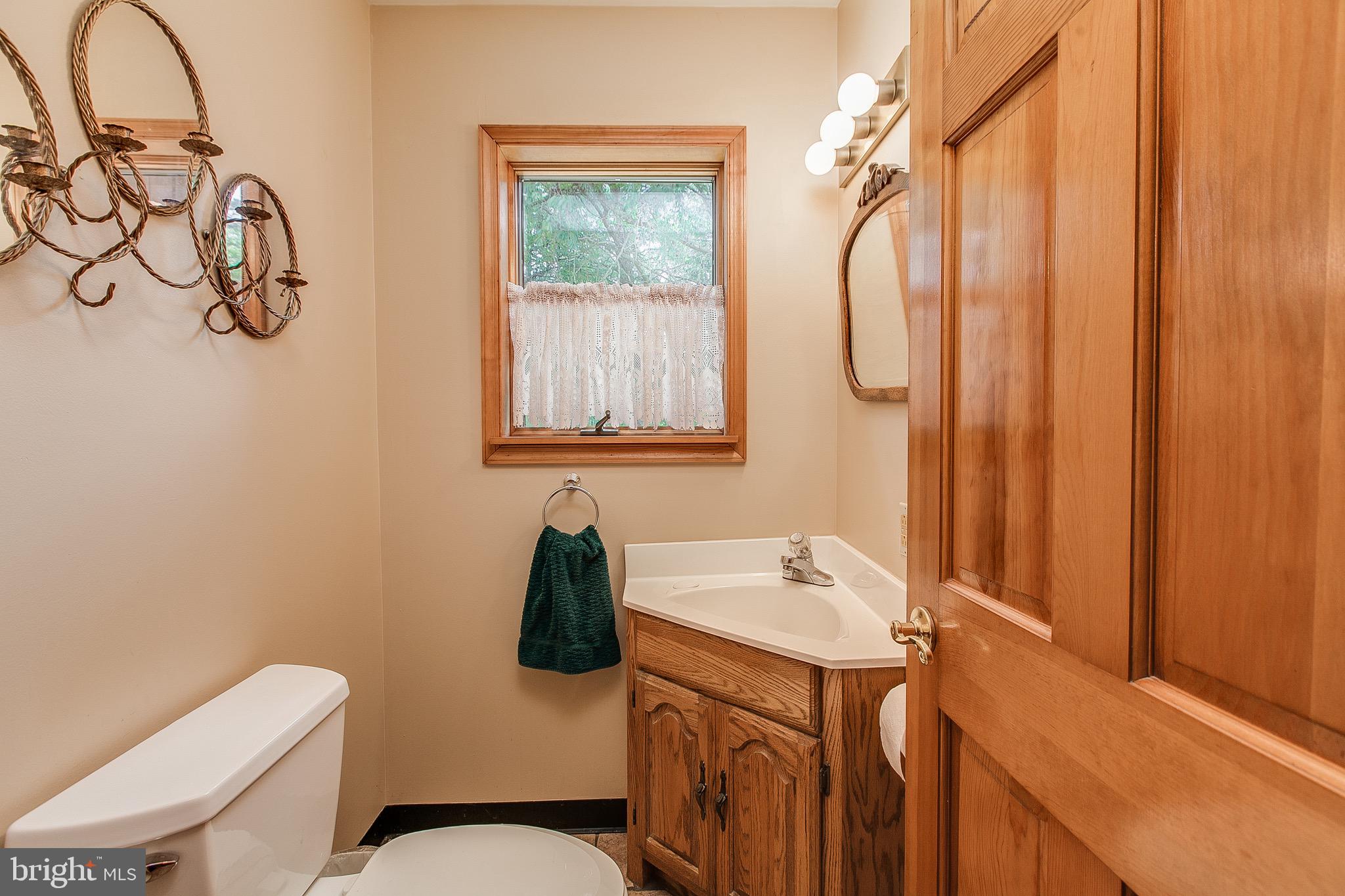 11896 Mountain Ash Road Clear Spring, MD 21722 - Photo 16 of 50 Half bath...