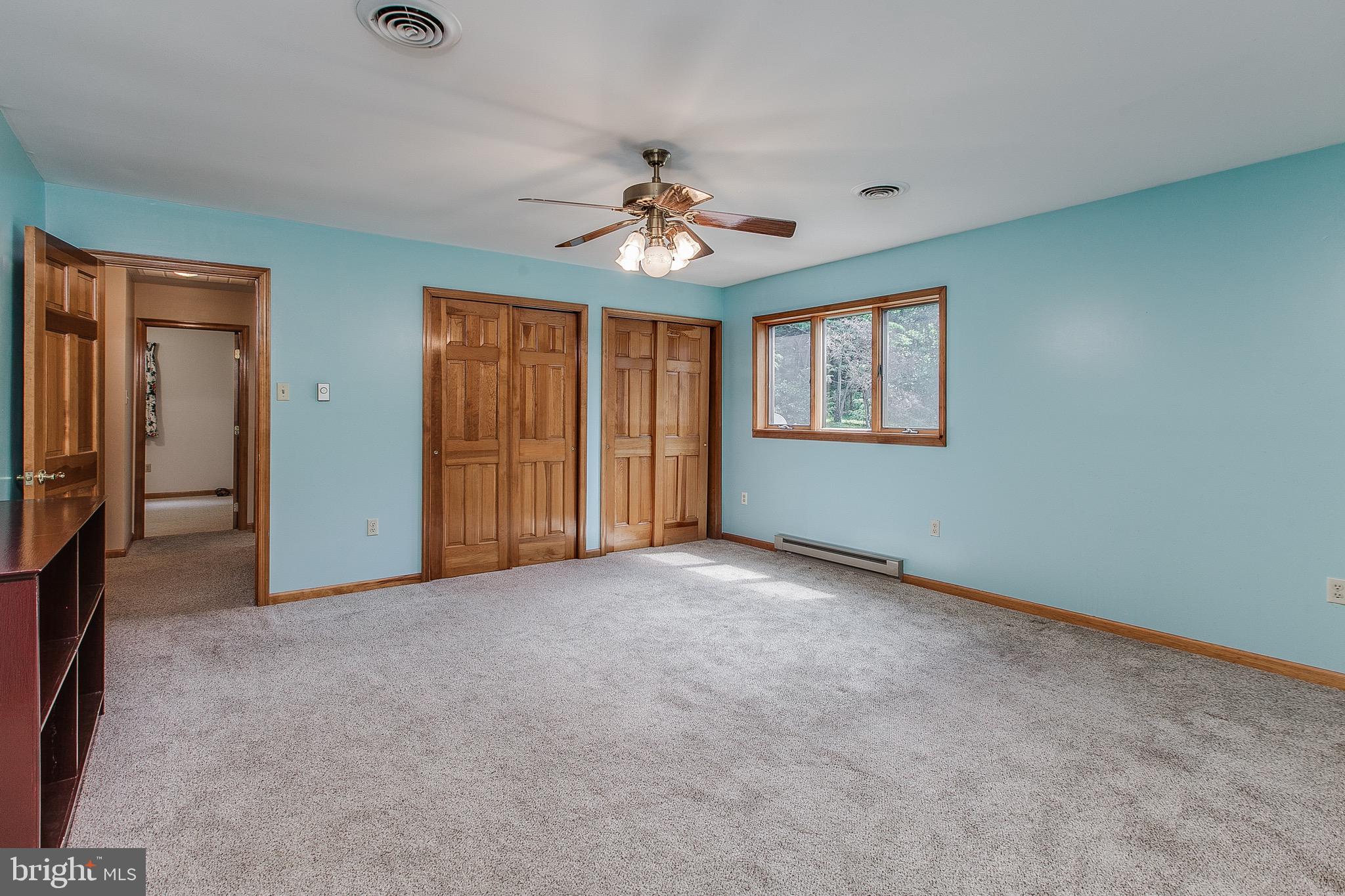 11896 Mountain Ash Road Clear Spring, MD 21722 - Photo 17 of 50 Huge master bedroom....