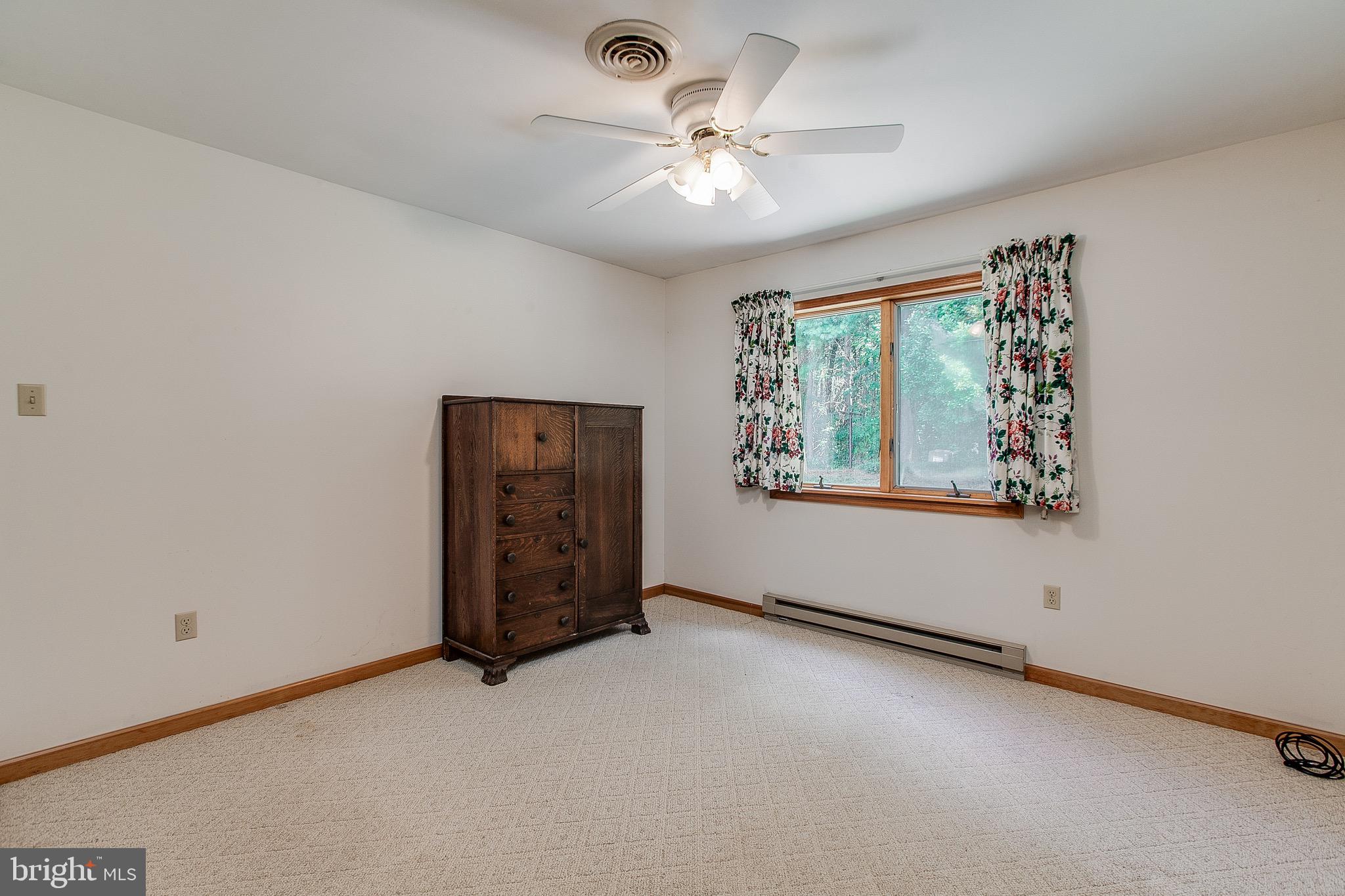 11896 Mountain Ash Road Clear Spring, MD 21722 - Photo 25 of 50 Another large bedroom....