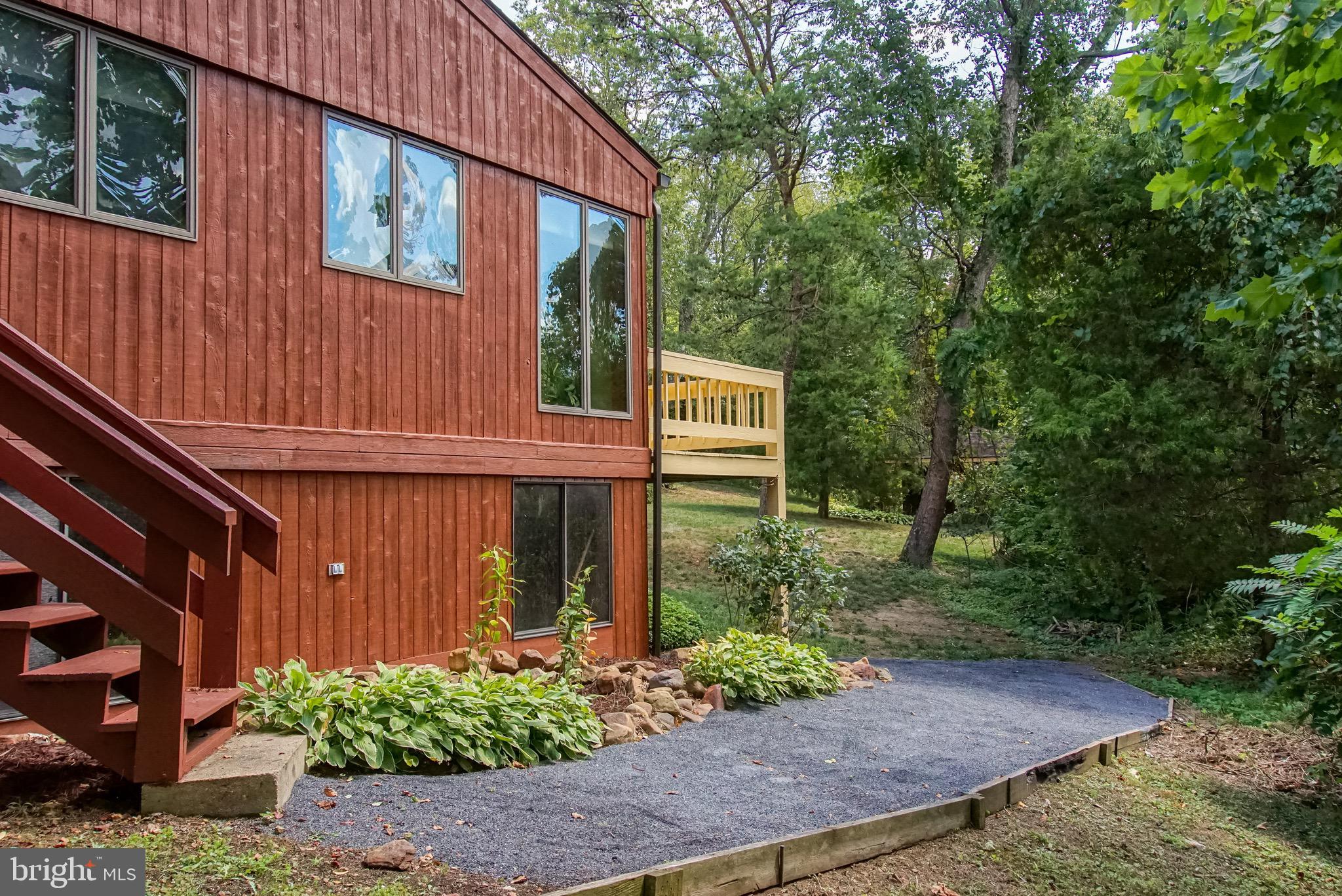 11896 Mountain Ash Road Clear Spring, MD 21722 - Photo 33 of 50 Rear view....
