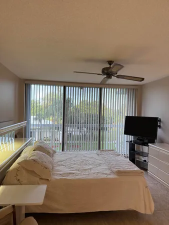 $2,200 | 2761 Village Boulevard, Unit 305, West Palm Beach, FL 33409