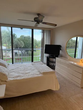 $2,200 | 2761 Village Boulevard, Unit 305, West Palm Beach, FL 33409