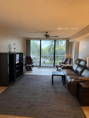 $2,200 | 2761 Village Boulevard, Unit 305, West Palm Beach, FL 33409