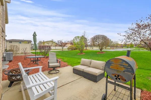 $375,000 | 19334 Carrick Way, Tinley Park, IL 60487