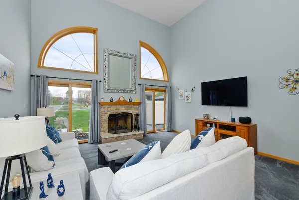 $375,000 | 19334 Carrick Way, Tinley Park, IL 60487