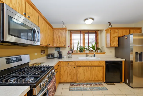 $375,000 | 19334 Carrick Way, Tinley Park, IL 60487