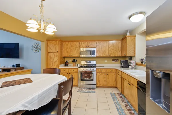$375,000 | 19334 Carrick Way, Tinley Park, IL 60487