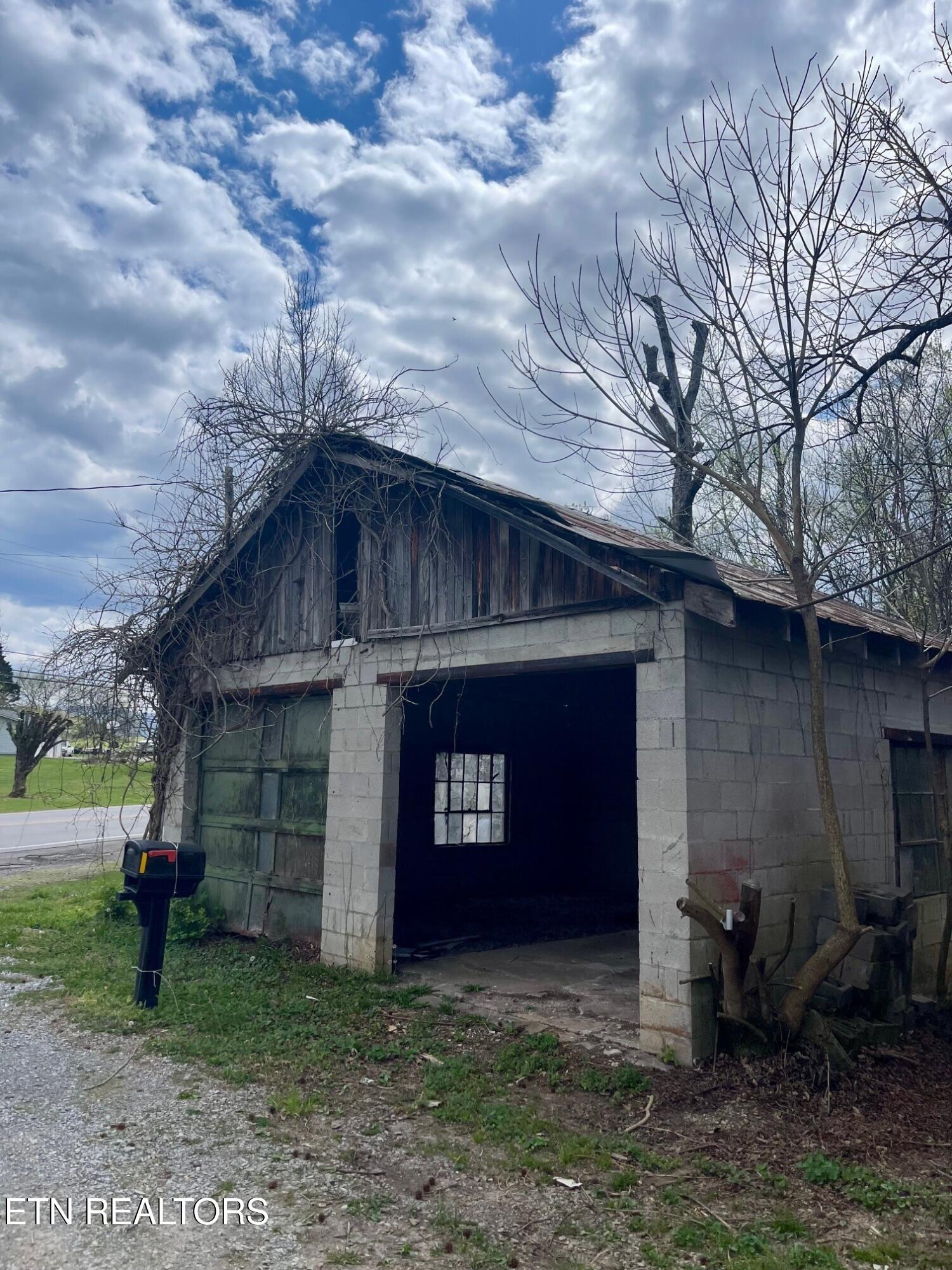 3535 Mint Road Maryville, TN 37803 - Photo 36 of 53 Detached Garage