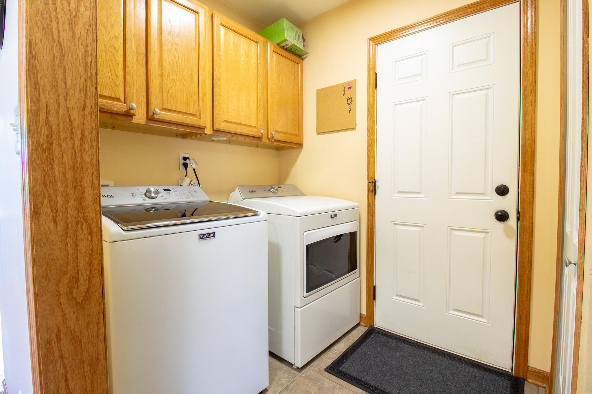2550 Honelee Court Valparaiso, IN 46385 - Photo 15 of 37 a utility room with dryer and washer
