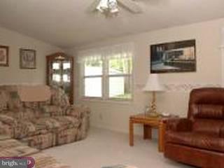 384 Flanders Road Bellmawr, NJ 08031 - Photo 3 of 6 Gallery Image 3