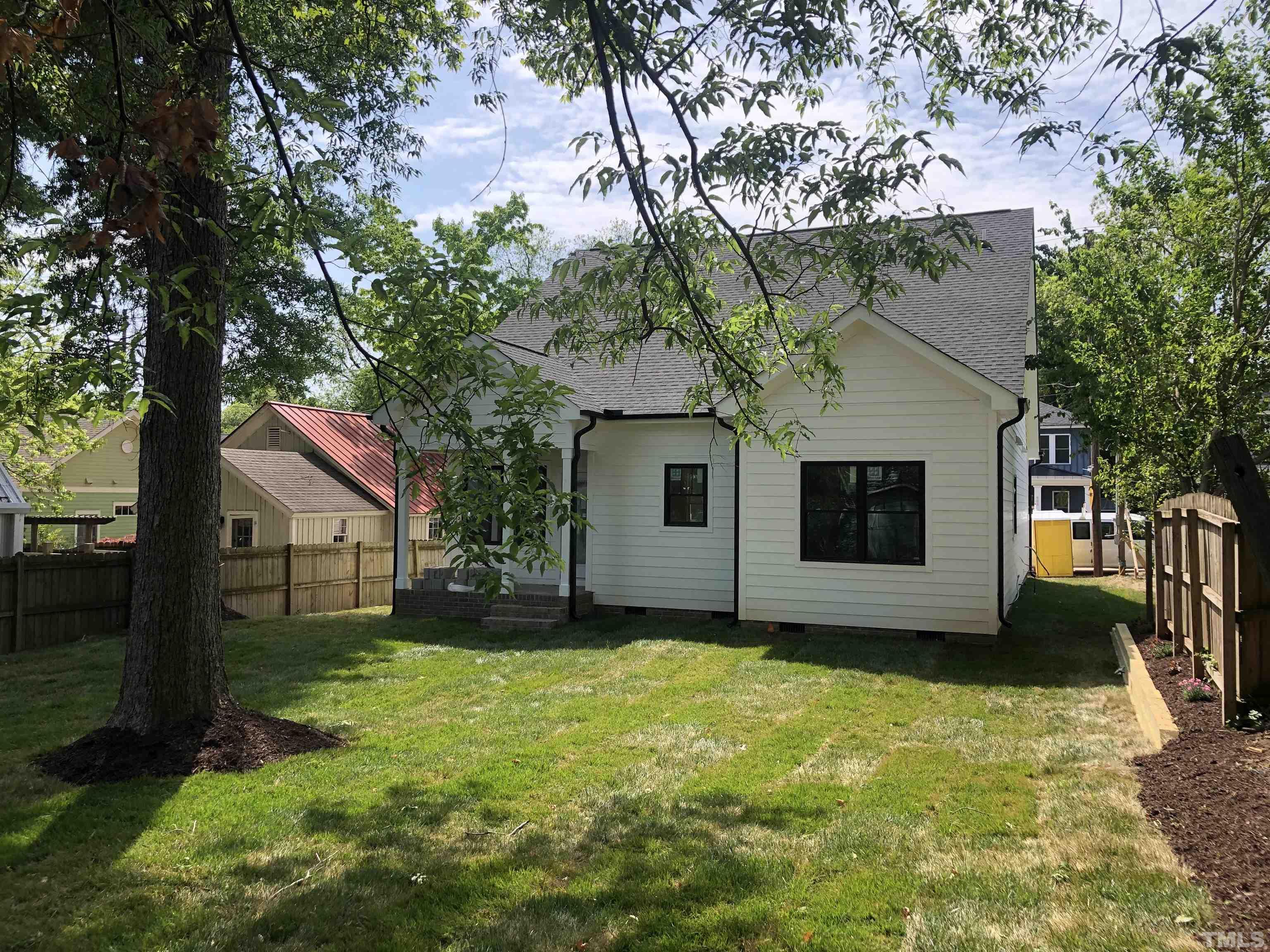 809 South East Street Raleigh, NC 27601 - Photo 3 of 17