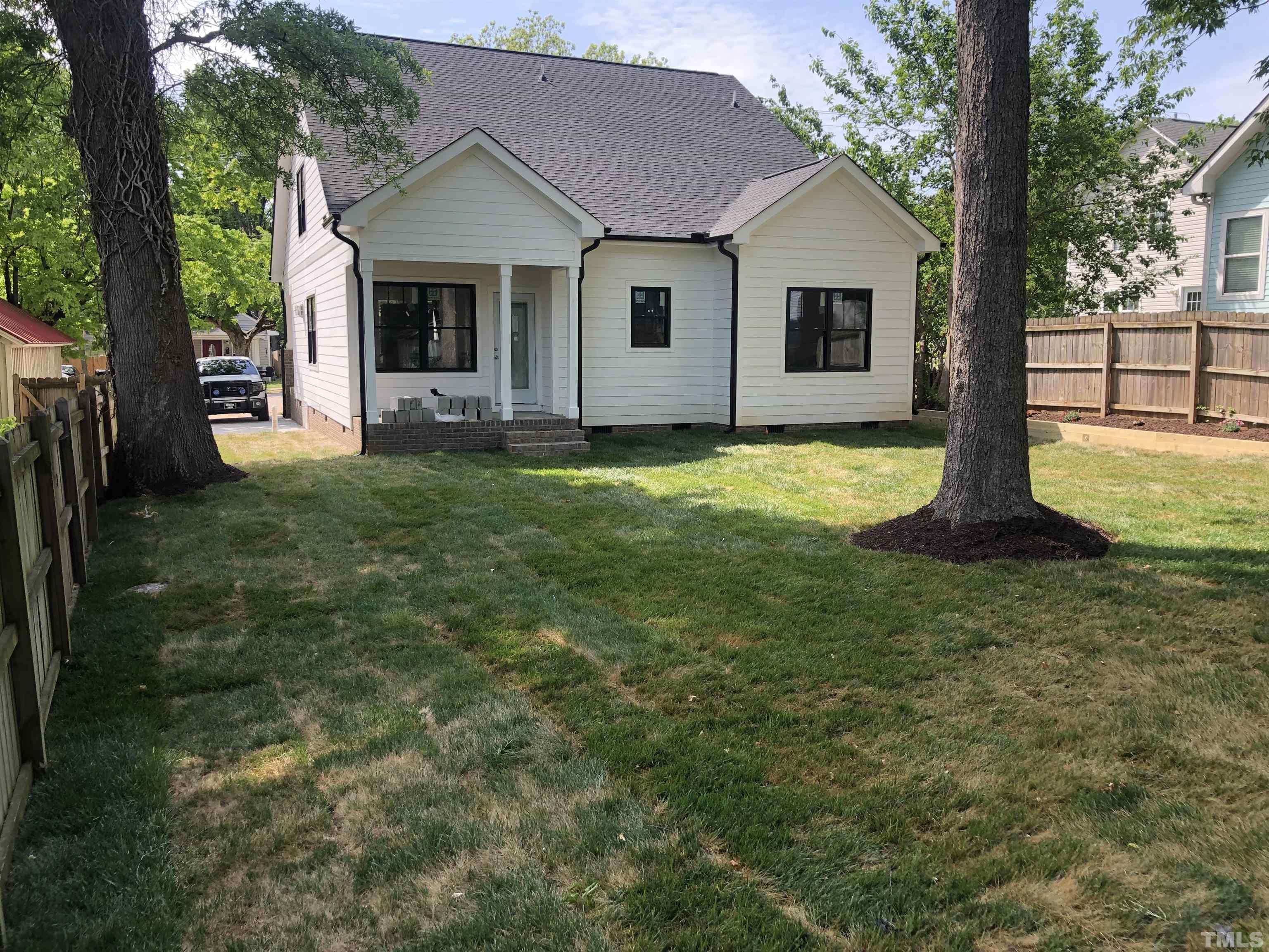 809 South East Street Raleigh, NC 27601 - Photo 4 of 17