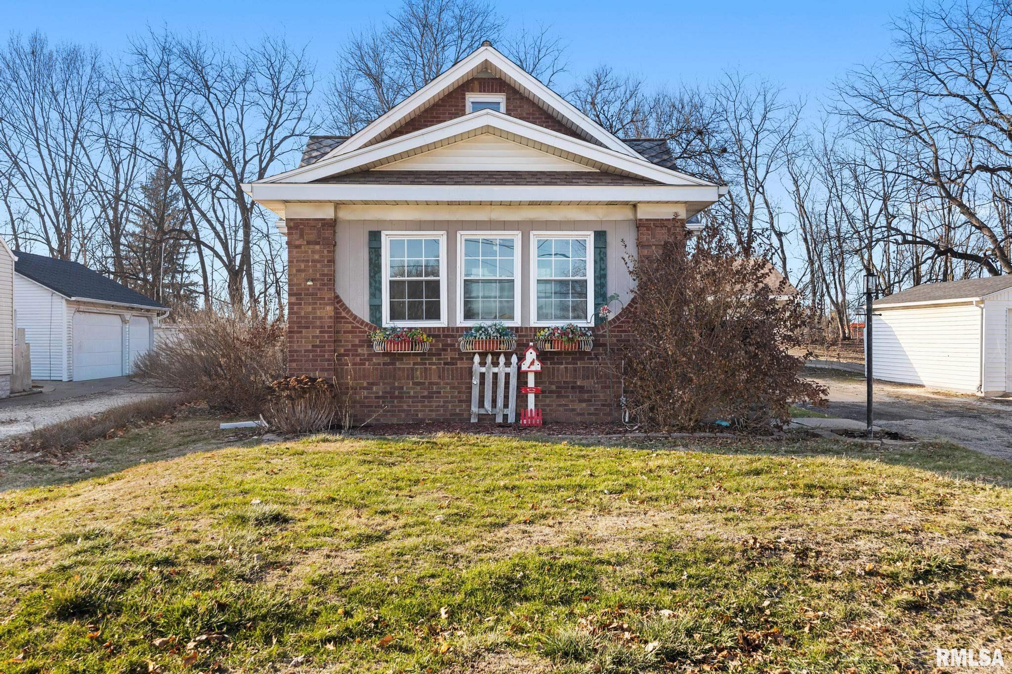 706 North Main Street Washington, IL 61571 - Photo 1 of 44