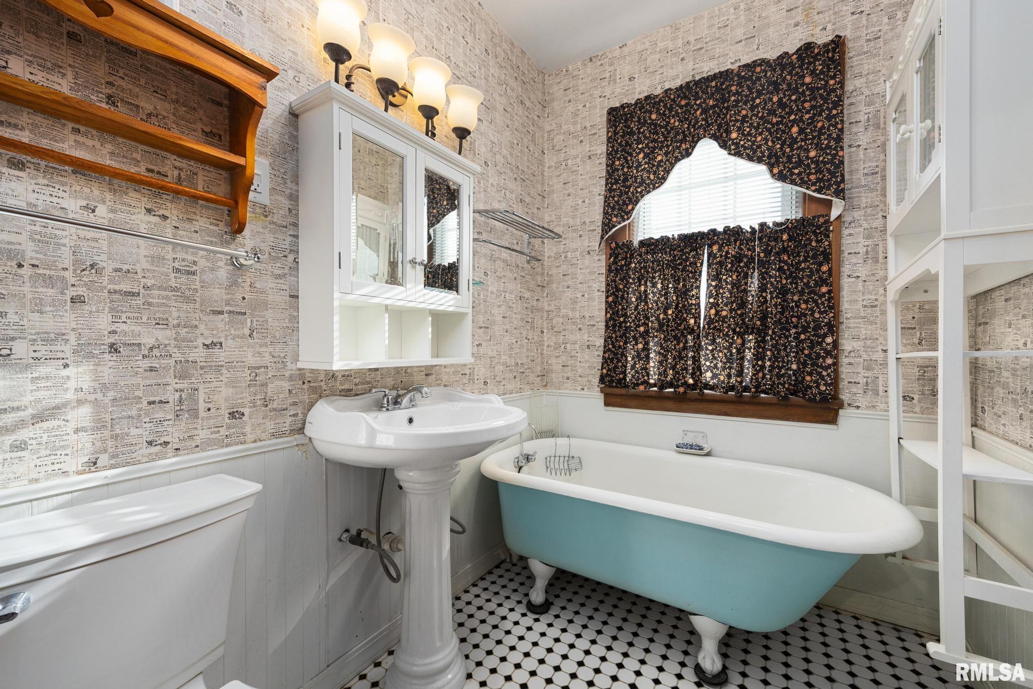 706 North Main Street Washington, IL 61571 - Photo 26 of 44