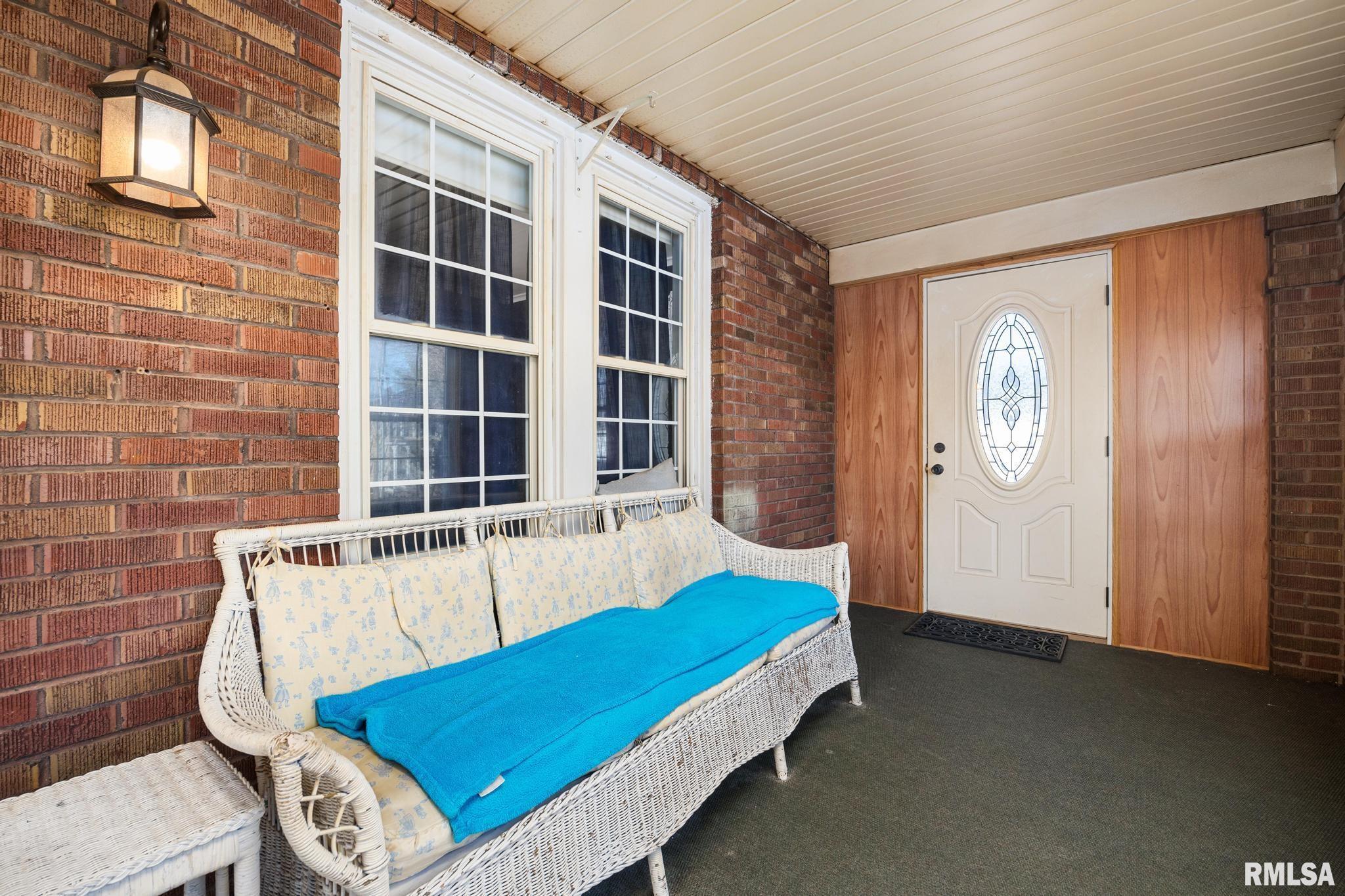 706 North Main Street Washington, IL 61571 - Photo 4 of 44