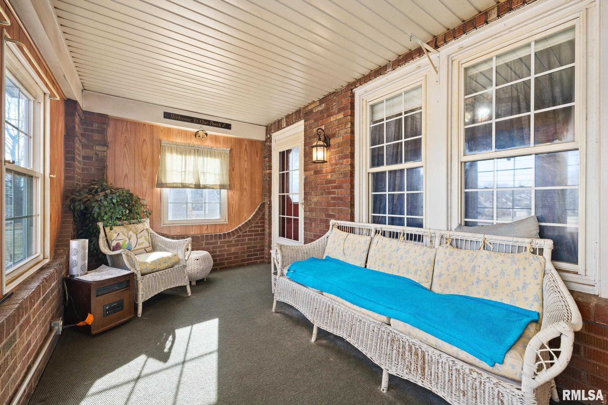 706 North Main Street Washington, IL 61571 - Photo 5 of 44