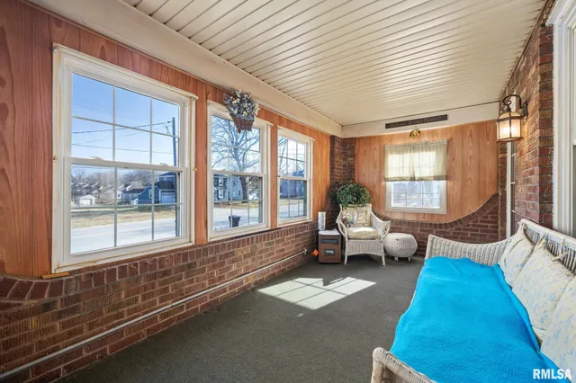 $189,000 | 706 North Main Street, Washington, IL 61571