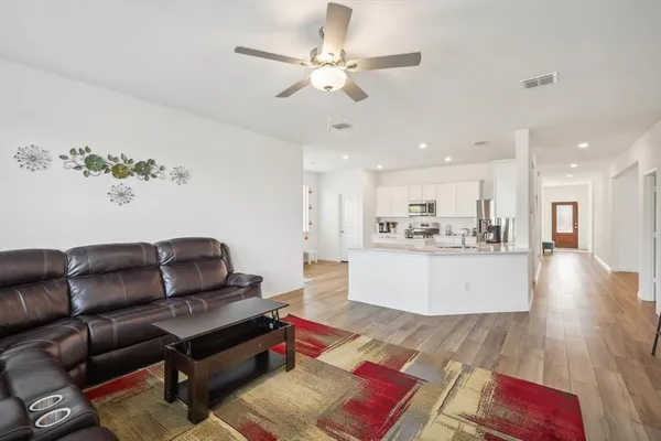 $2,400 | 3512 Chasemoor Drive, Denton, TX 76207