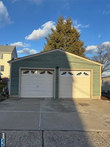 $3,075 | 332 Terrace Avenue, Unit 2, Hasbrouck Heights, NJ 07604