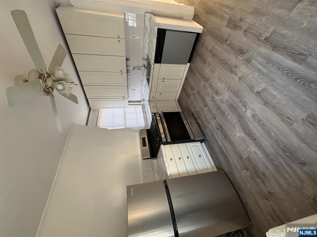 332 Terrace Avenue, Unit 2 Hasbrouck Heights, NJ 07604 - Photo 3 of 18