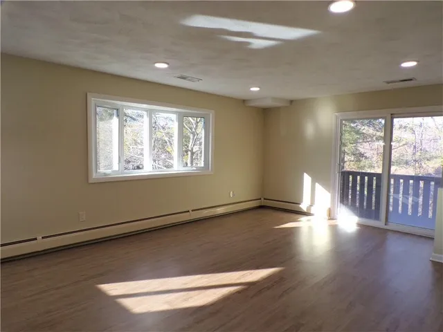 $2,250 | 144 Edaville Court, Warwick, RI 02886