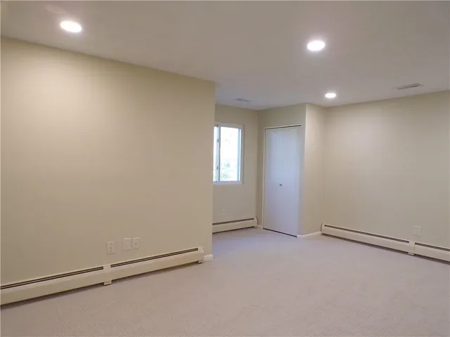 $2,250 | 144 Edaville Court, Warwick, RI 02886