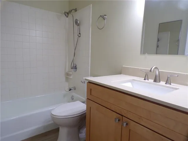 $2,250 | 144 Edaville Court, Warwick, RI 02886