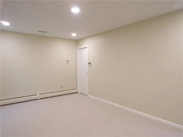 $2,250 | 144 Edaville Court, Warwick, RI 02886