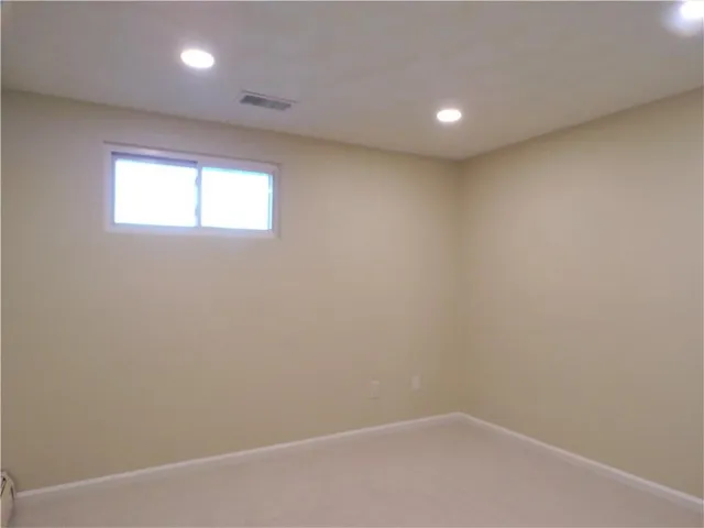 $2,250 | 144 Edaville Court, Warwick, RI 02886