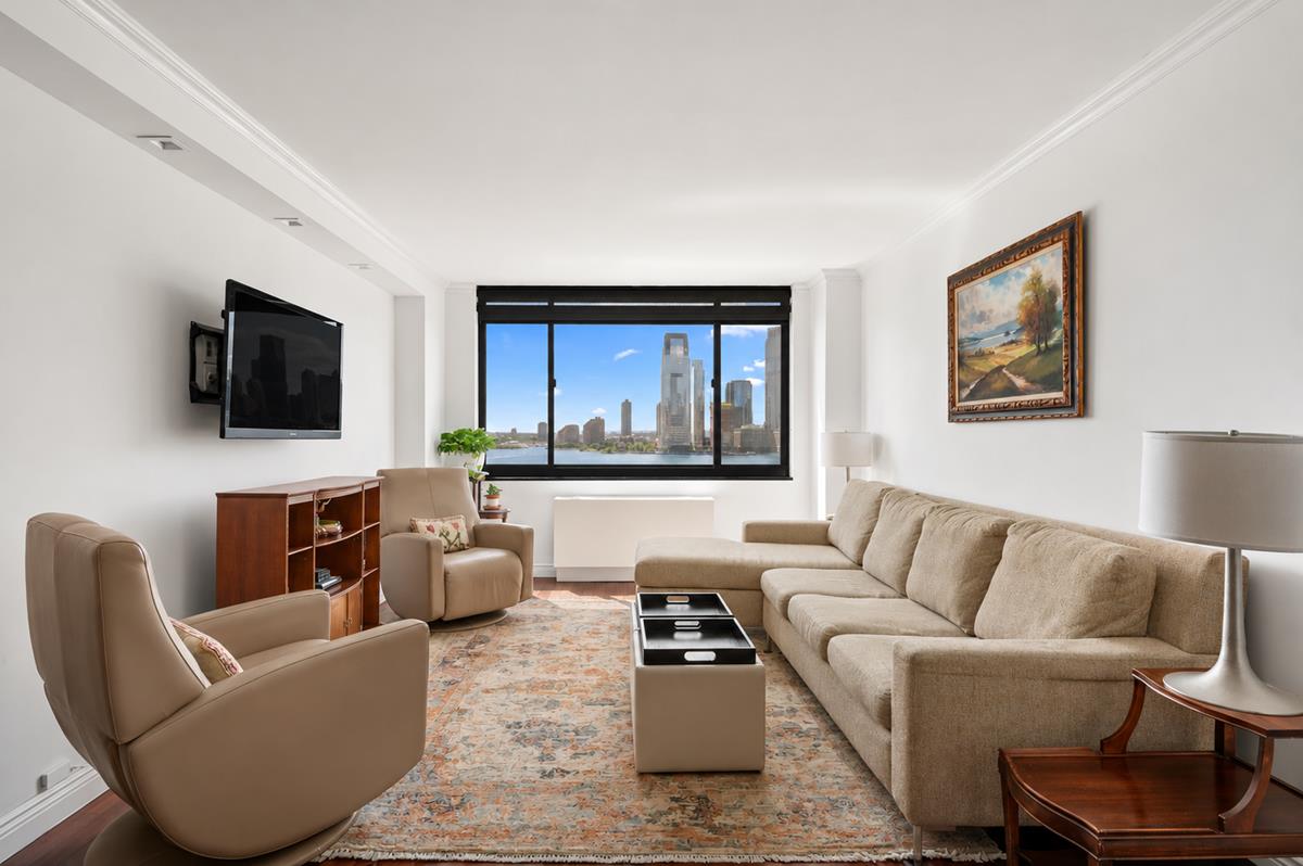 377 Rector Place, Unit 14B Manhattan, NY 10280 - Photo 4 of 12