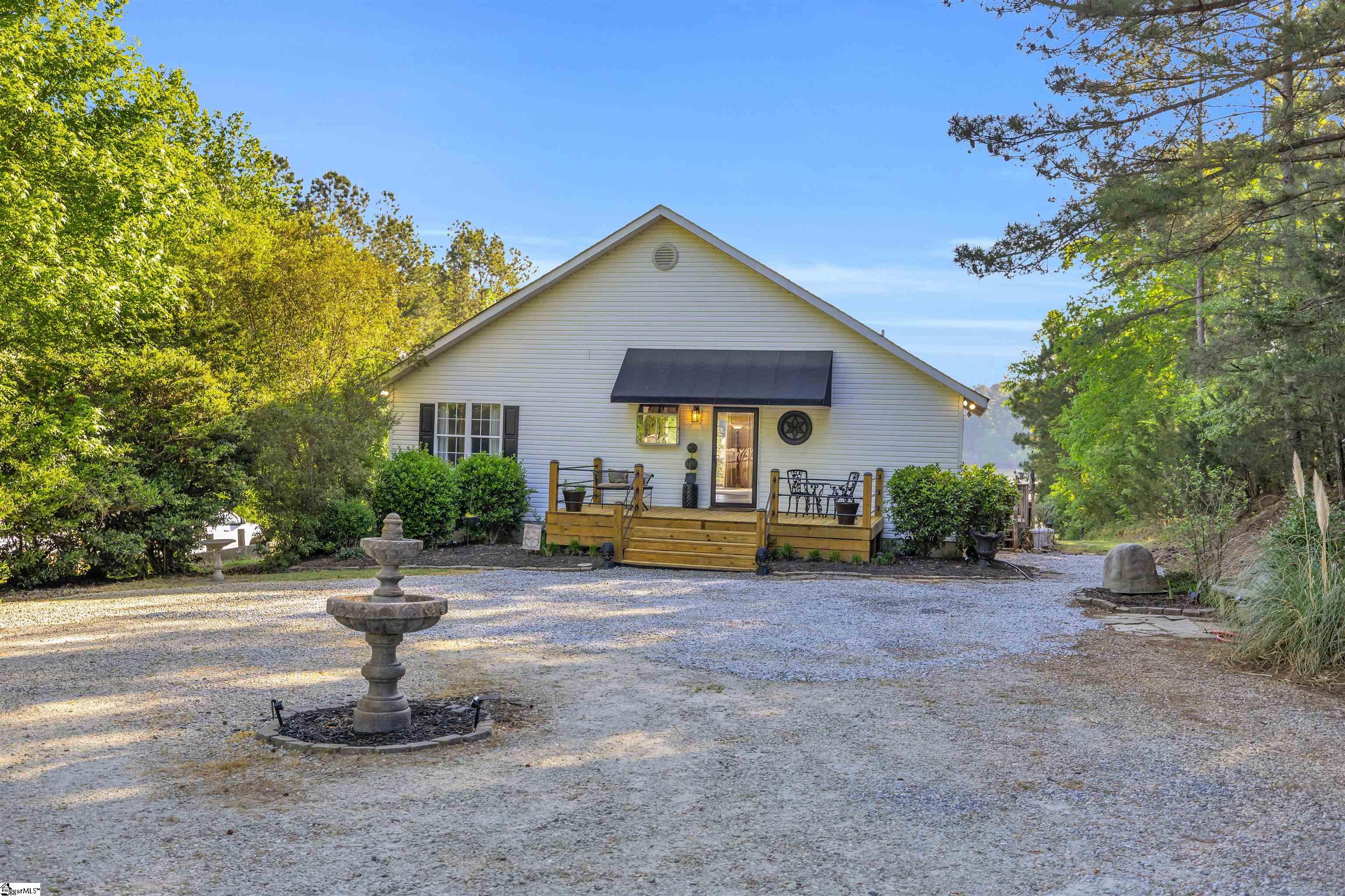 161 Pioneer Road Waterloo, SC 29384 - Photo 2 of 34