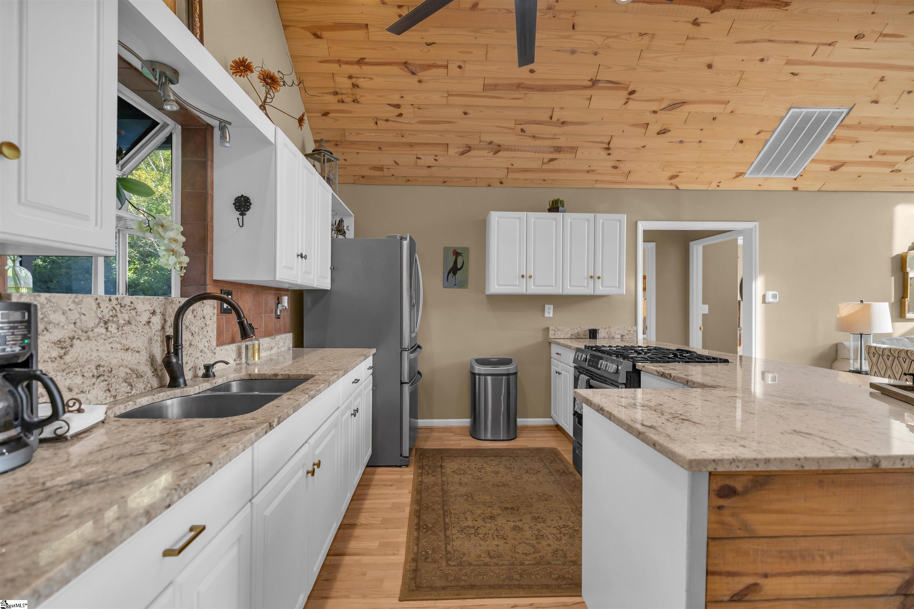 161 Pioneer Road Waterloo, SC 29384 - Photo 10 of 34